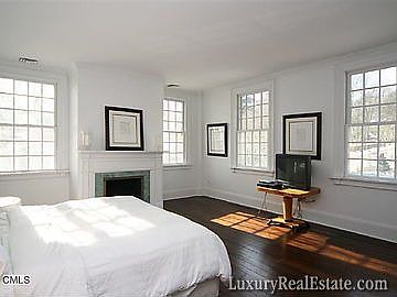 4th image of 89 Grovers Ave