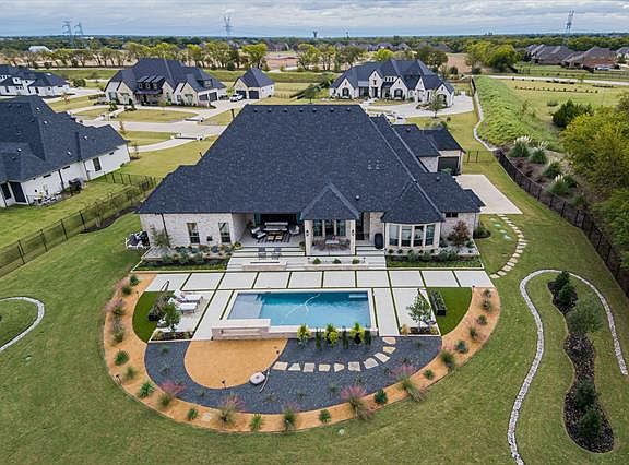 2nd image of 1390 Bellagio Ct