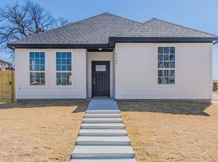 2900 Avenue C, Fort Worth, TX 76105