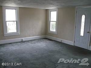 225 Plane St 017