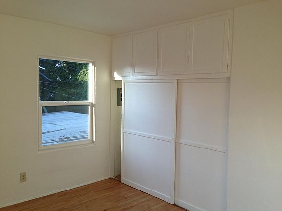 3rd image of 4080 38th St