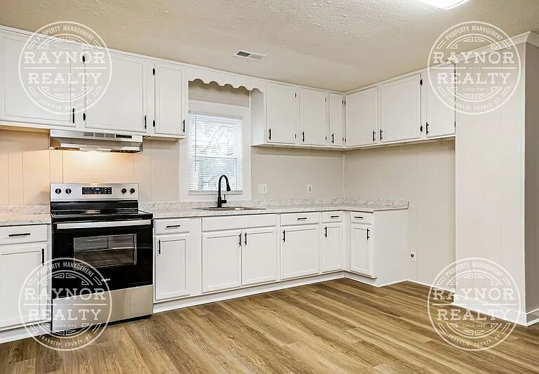 515 Dale St SW — Photo 2
