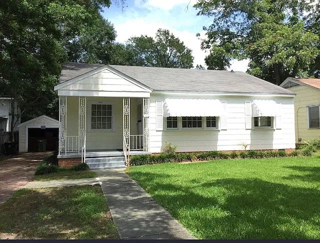 302 S 12th Ave