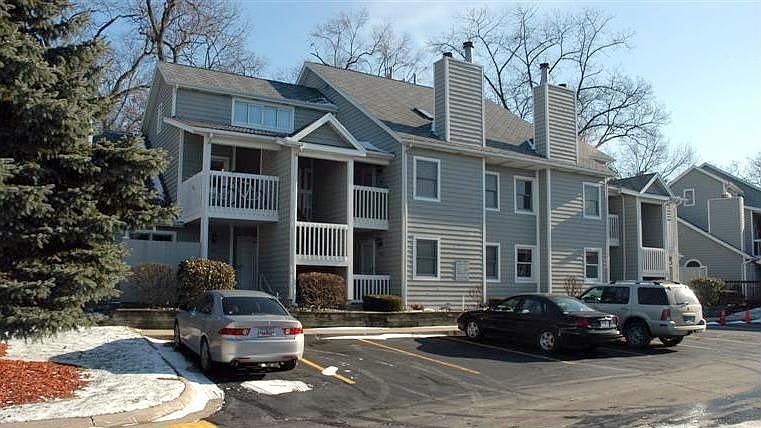 1st image of 1432 N Oak Hill Dr Unit J-2