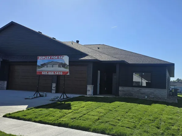 Kaylee Ct, Watertown, SD 57201