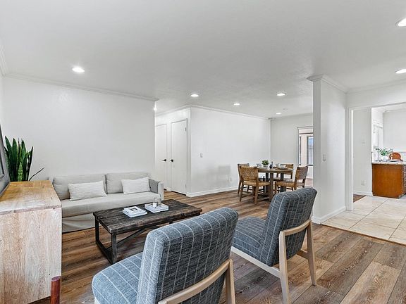 5th image of 459 Cloudview Dr