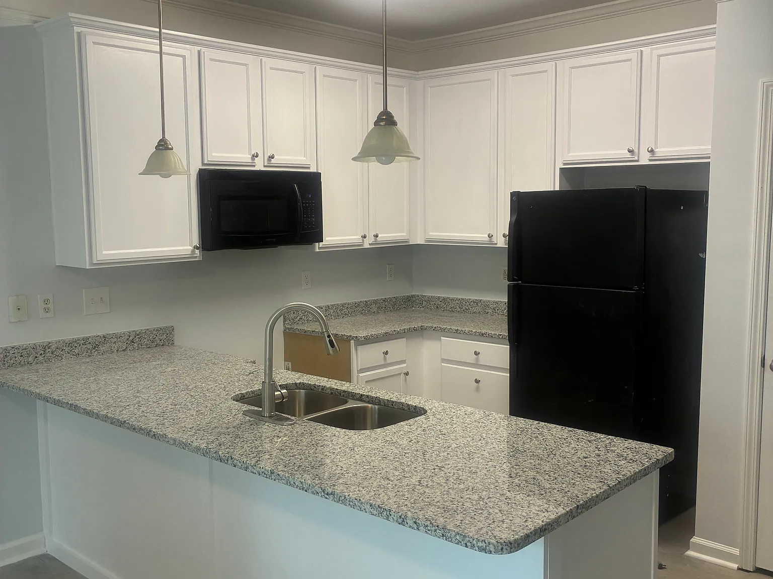 3 bed, 2.5 bath, 1700 sqft, $1,800 — Photo 1