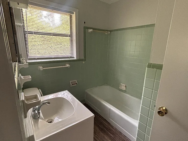 210 N Edgewood Dr — Photo 10