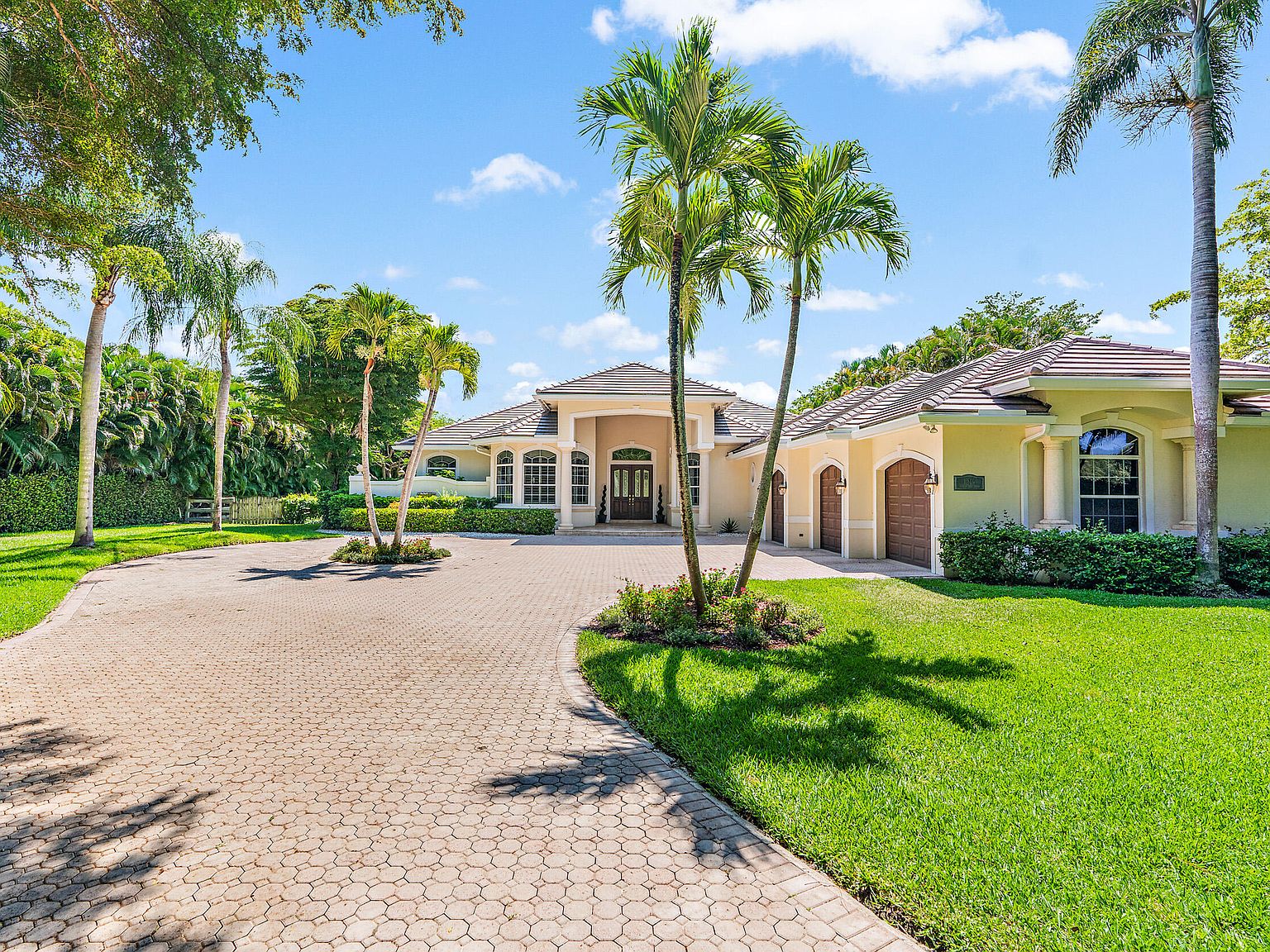 8246 Man O War Rd, Palm Beach Gardens, FL 33418 Zillow