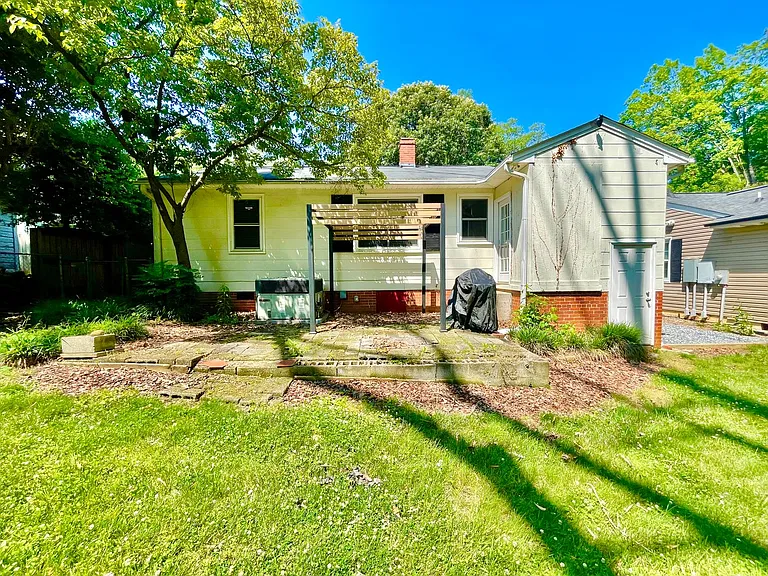 2306 Dellwood Dr — Photo 5