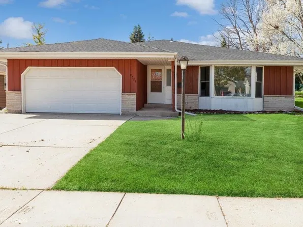 8621 West Arthur PLACE, West Allis, WI 53227