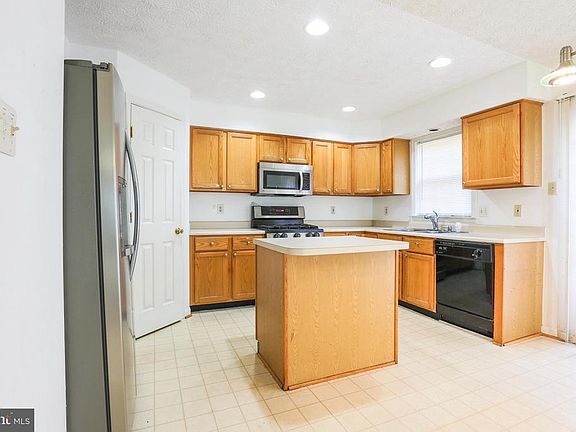 3rd image of 9610 Park Ave