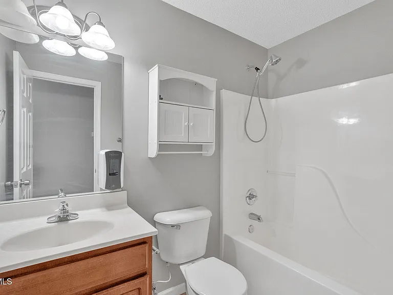 1125 Faye St — Photo 25