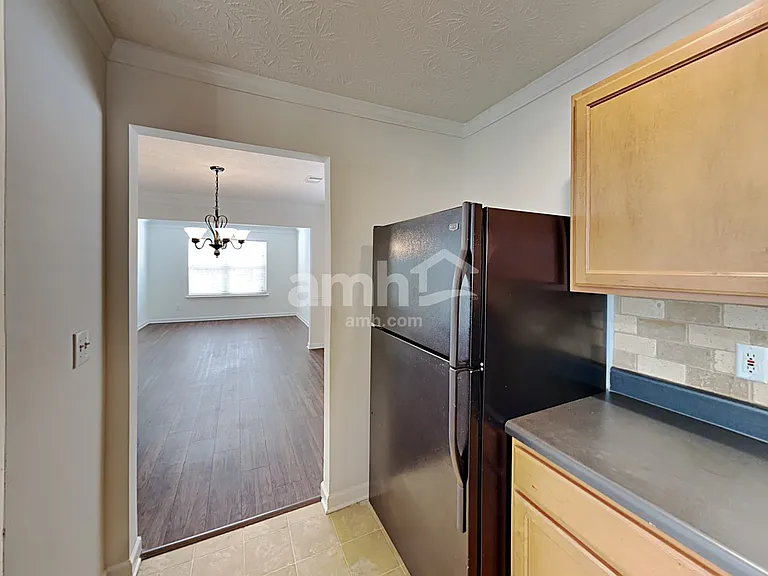 218 Wild Flower Ln — Photo 4