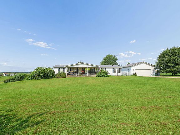 3rd image of 25477 Armstrong Rd