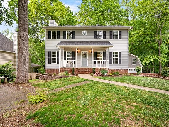 2nd image of 1725 Abbottsford Dr