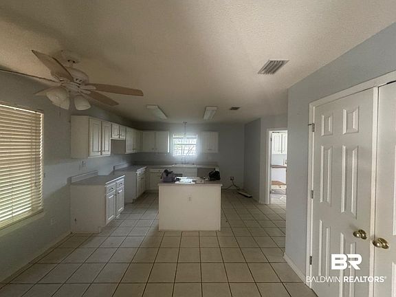 5th image of 101 Monteith Cir