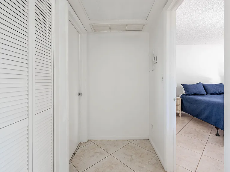 2615 Garden Dr N #307 — Photo 11