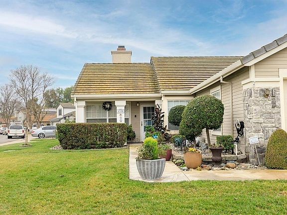 2nd image of 675 W Las Brisas Dr