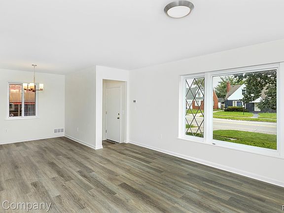 5th image of 18295 Hubbell St