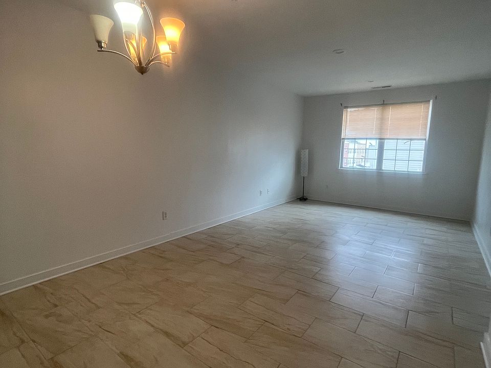 LIVING ROOM OPEN FLOOR TO KITCHEN