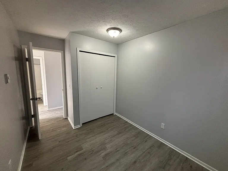 2117 Ashbrook Ave — Photo 9