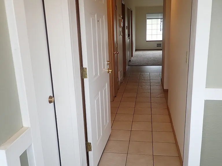 1521 NE 150th St #202 — Photo 2