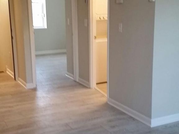 4th image of 2229 Catharine St #2A