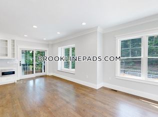 101 Sumner Rd #1, Brookline, MA 02445
