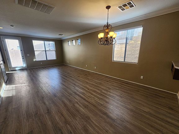 4th image of 1853 Versante Ave