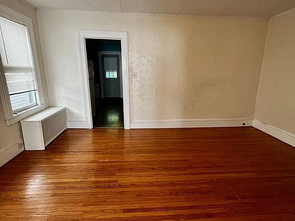 4th image of 1745 Sanderson Ave APT 1