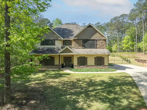 566 Wild Turkey Dr, Pine Mountain, GA 31822