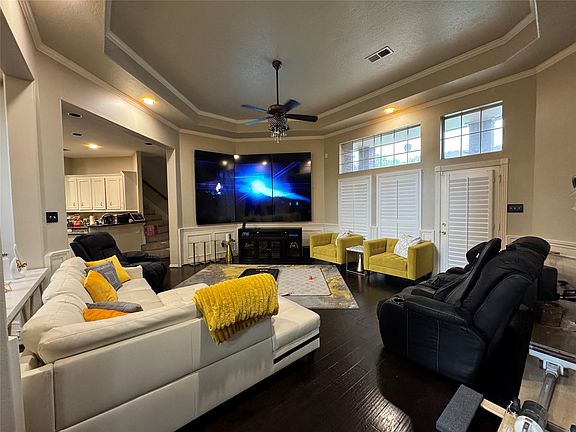4th image of 18803 Mountain Spring Dr
