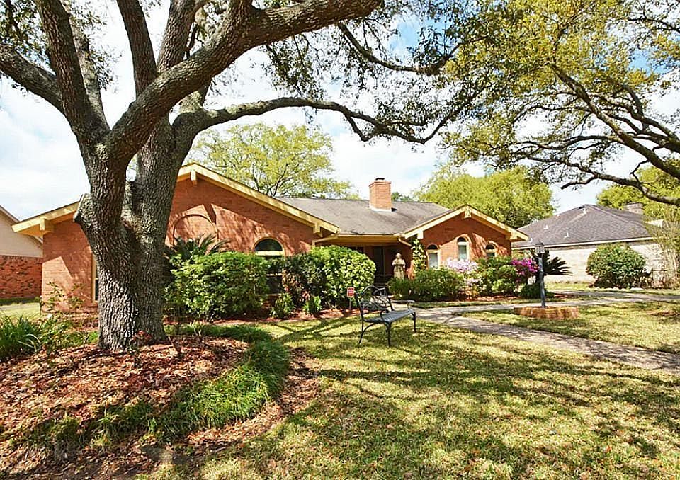 1st image of 2722 W Pebble Beach Dr