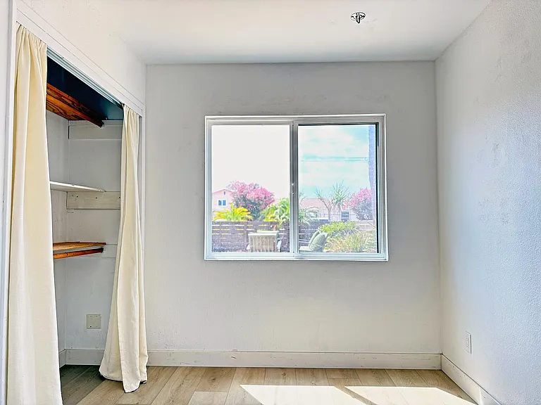 577 Florence St — Photo 15