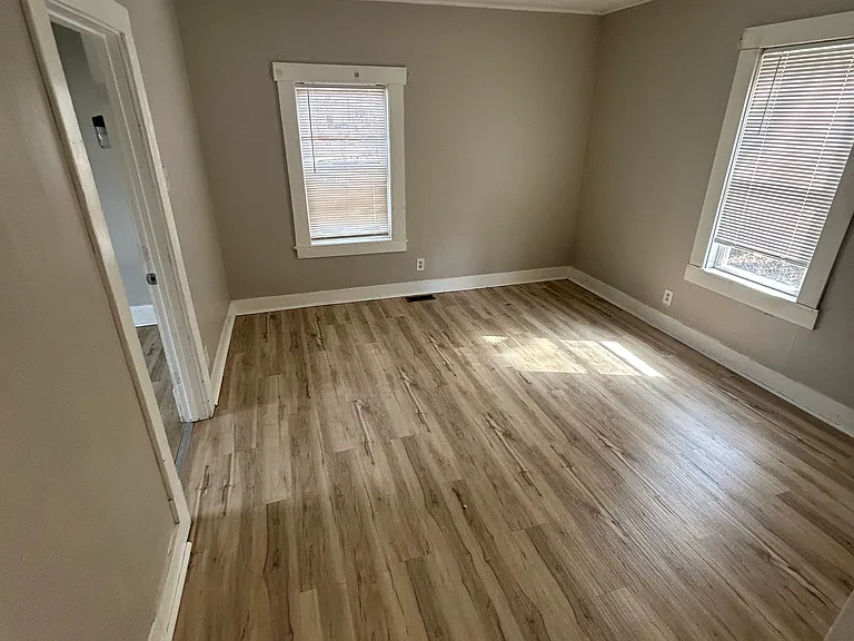 2349 Elyria Ave #2 — Photo 6