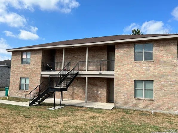 521 DUKEWAY, Universal City, TX 78148