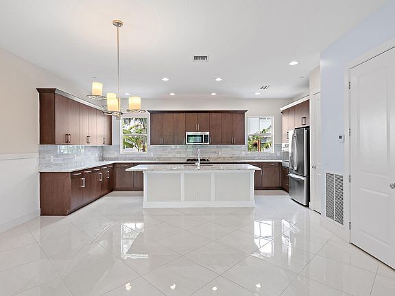 5th image of 7085 Edison Place