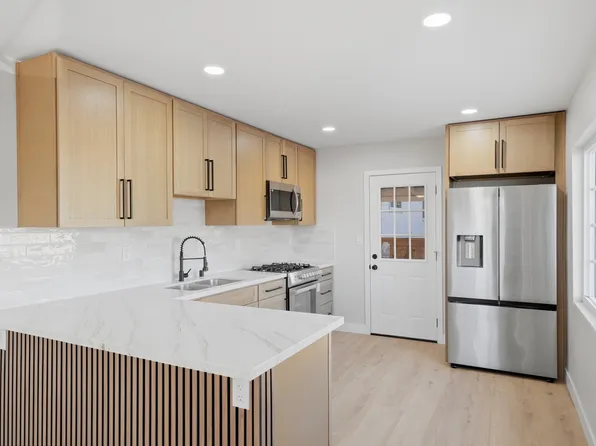 4667 Thorn St, San Diego, CA 92105