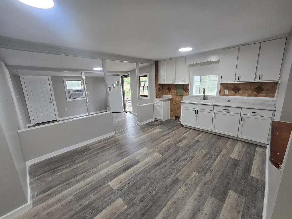 2 bed, 1008 sqft, $1,600 — Photo 3