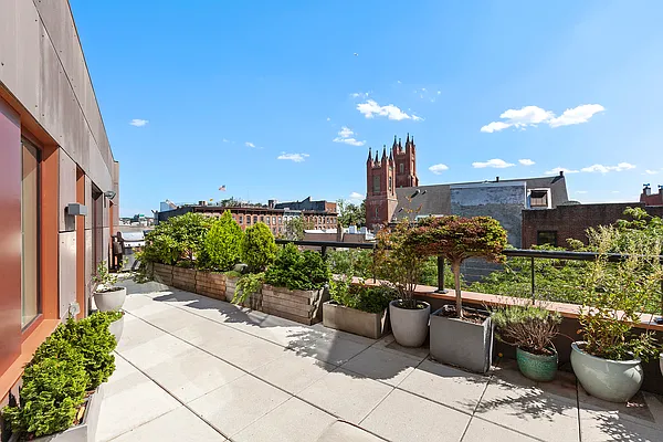 Rented by Compass | media 18