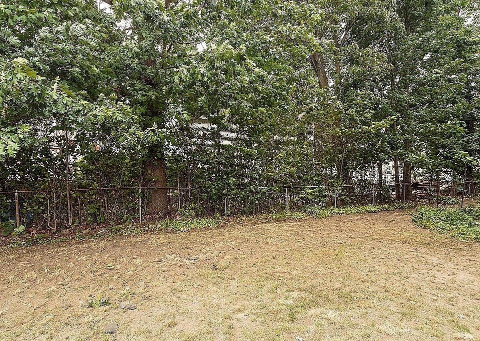 2nd image of 133 Dexter Ave