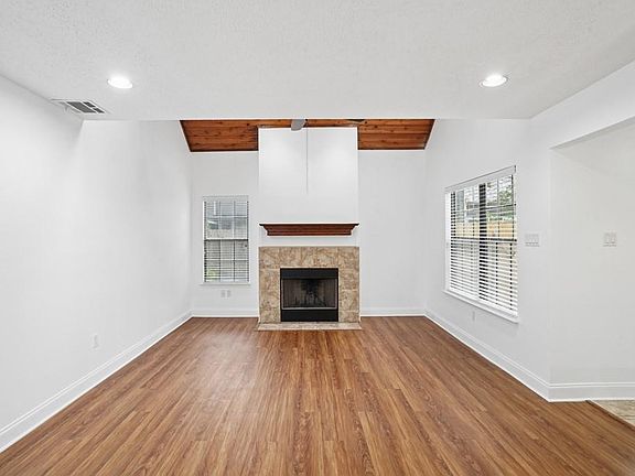 3rd image of 1500 W Esplanade Ave APT 28C