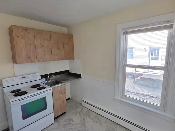  114 Gooding St 1stflr Studio Heatincluded Hardwoods Freshpaint Nopets, 114 Gooding St APT 2, Pawtucket, RI 02860