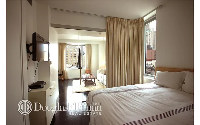 Rented by Douglas Elliman | media 3