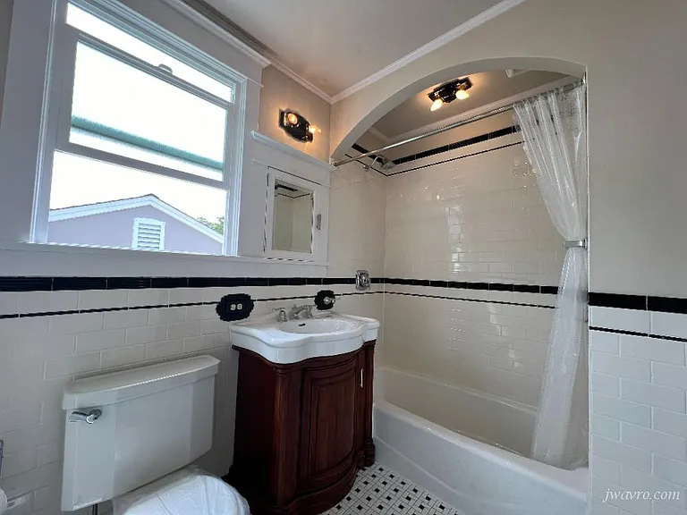 429 W 20th Ave — Photo 10