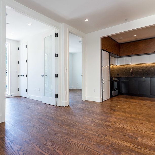 1st image of 192 Hawthorne St #4RF