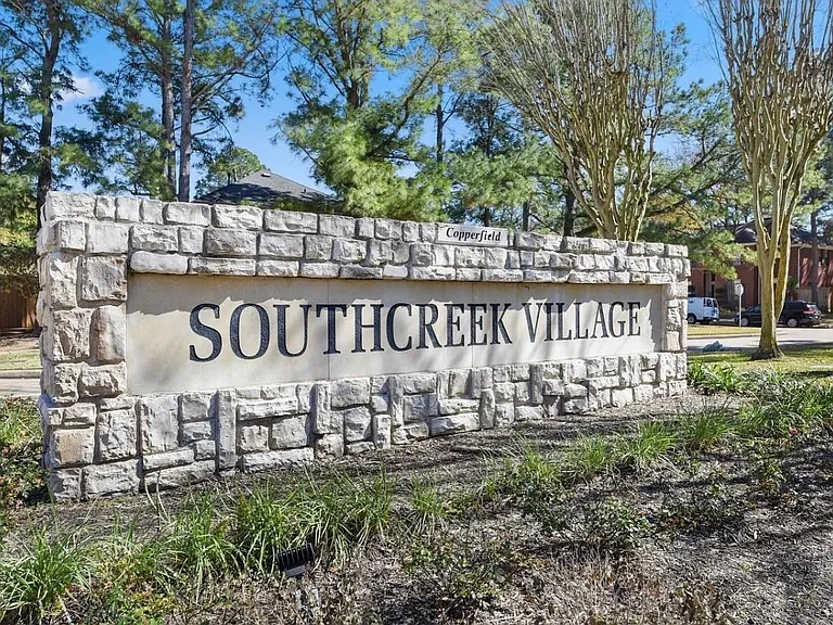 16906 Scenic Lakes Way — Photo 4