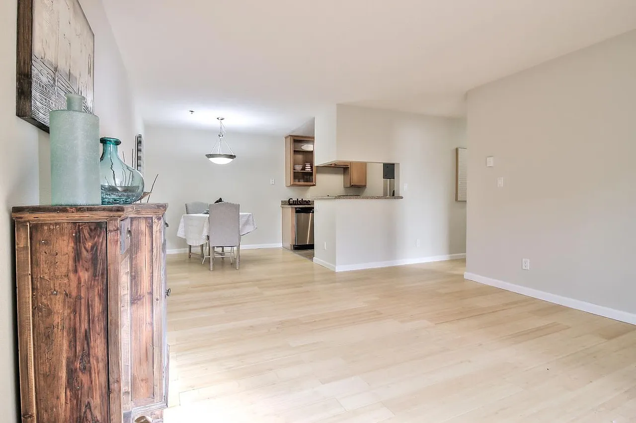 1 bed, 713 sqft, $2,900 — Photo 3