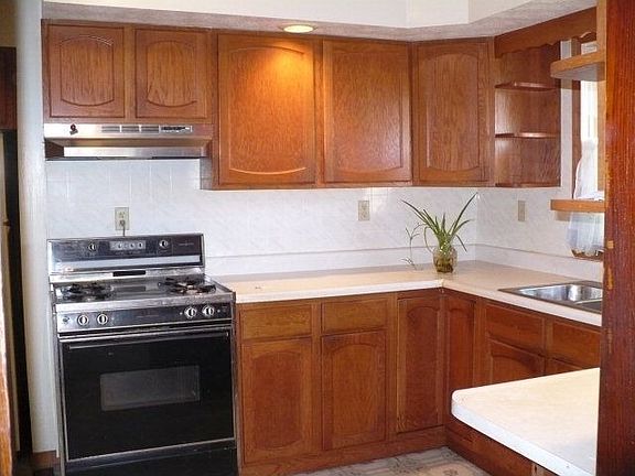 4th image of 704 Reservoir St